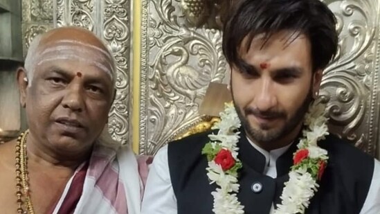amid-fwice-row-and-kantara-controversy-ranveer-singh-seeks-blessings-at-chamundeshwari-temple