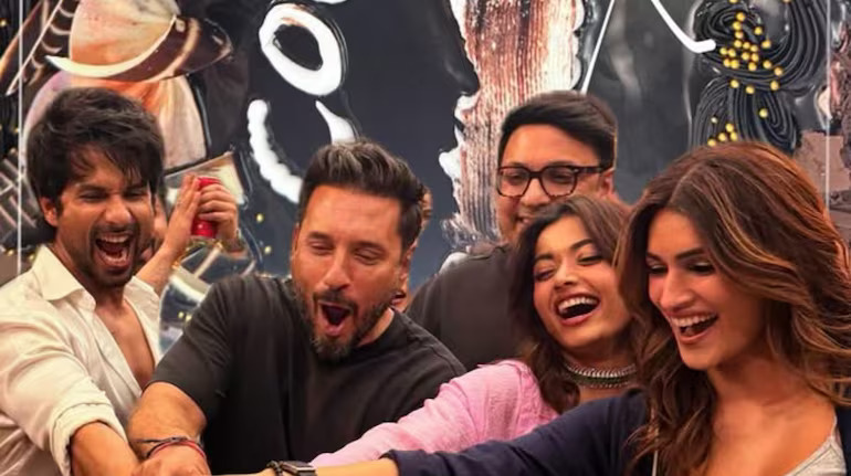 Shahid Kapoor, Kriti Sanon & Rashmika Mandanna Wrap Up Cocktail 2 Shoot, Celebrate With Director Homi Adajania